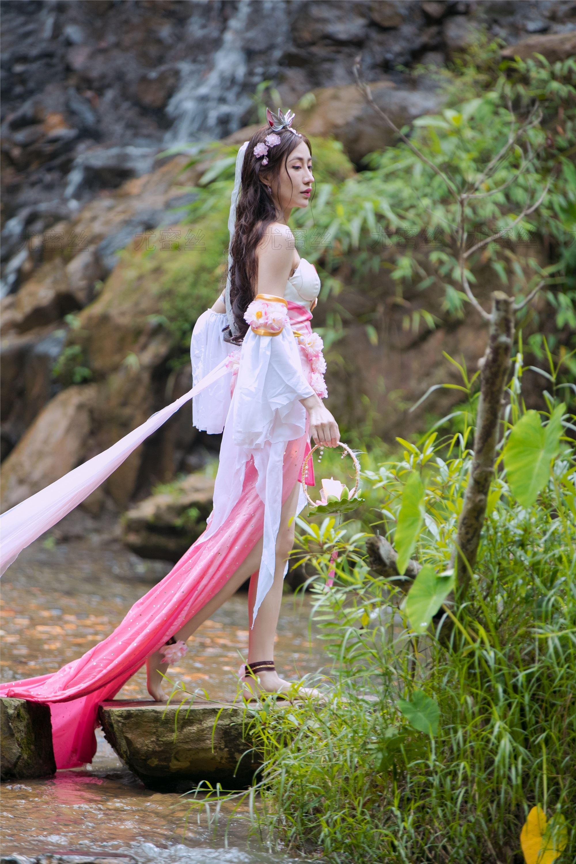 尤蜜丝 穿搭写真 NO.031